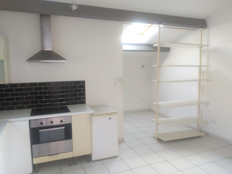 Beau studio avec cuisine équipée