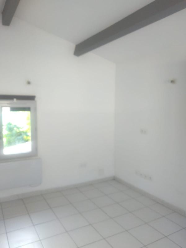 Beau studio avec cuisine équipée