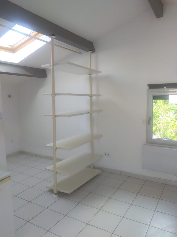 Beau studio avec cuisine équipée