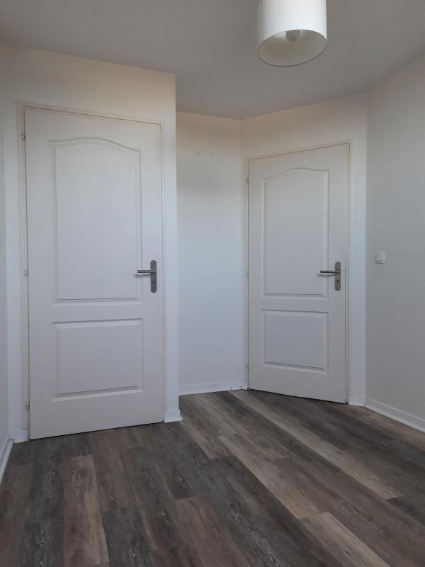 Maison individuelle 4 chambres avec cour et stationnement – Angers