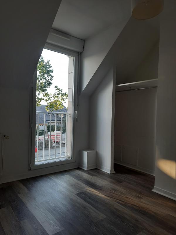 Maison individuelle 4 chambres avec cour et stationnement – Angers
