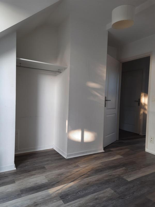 Maison individuelle 4 chambres avec cour et stationnement – Angers