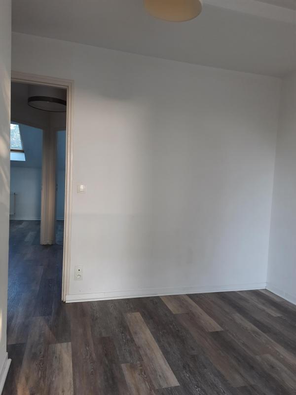 Maison individuelle 4 chambres avec cour et stationnement – Angers