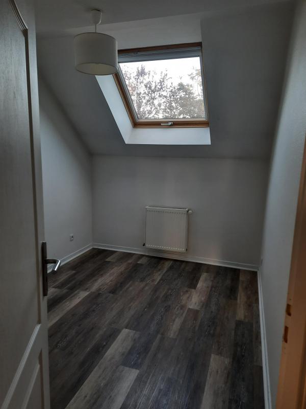 Maison individuelle 4 chambres avec cour et stationnement – Angers