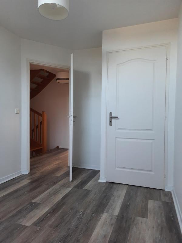 Maison individuelle 4 chambres avec cour et stationnement – Angers