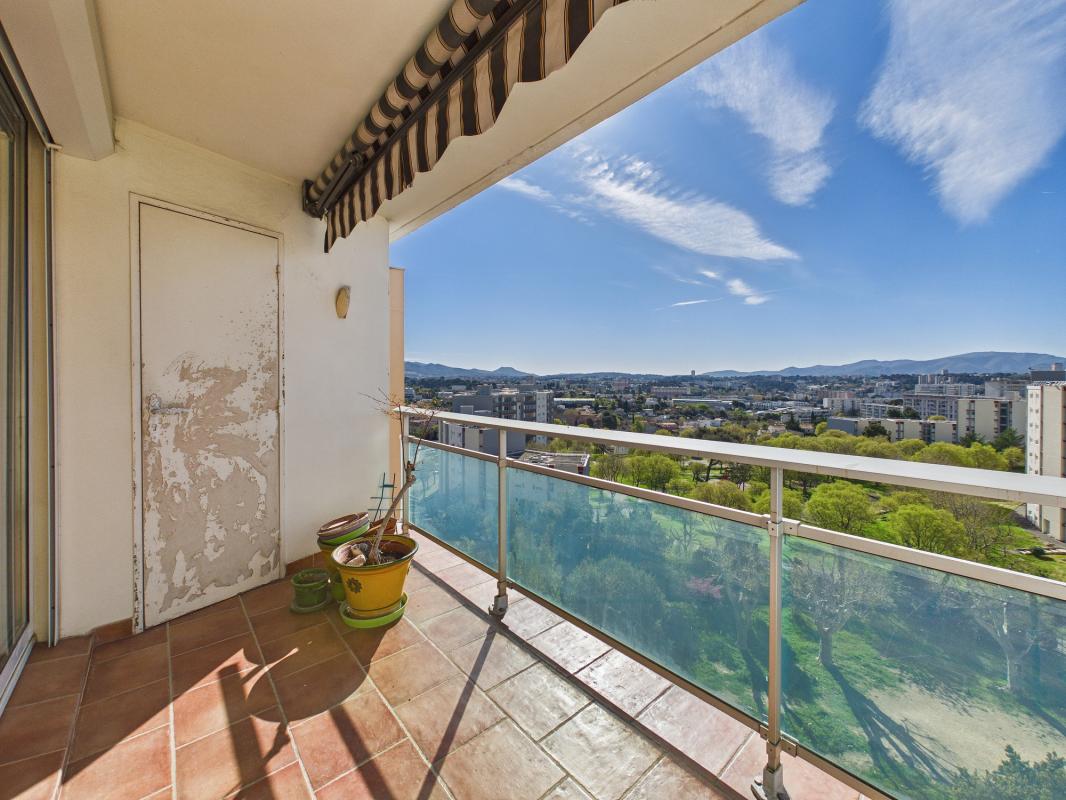 Appartement T3 deux box fermés, deux balcons et vue dégagée