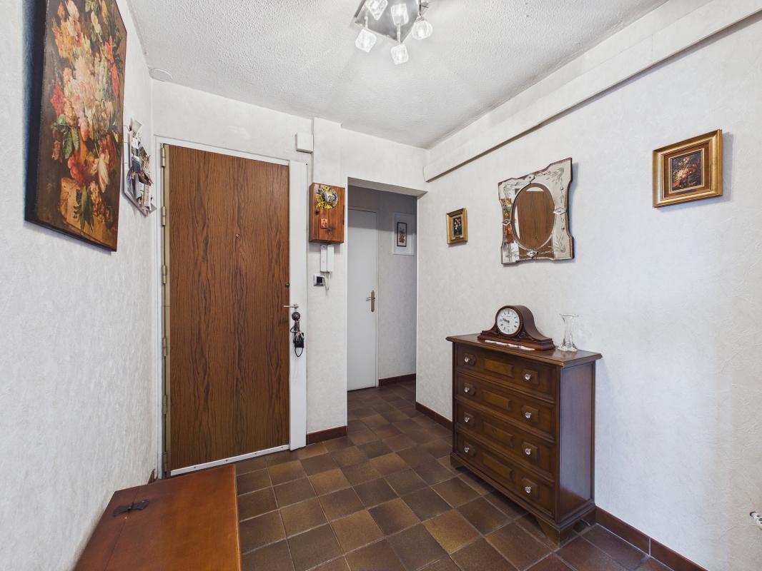 Appartement T3 deux box fermés, deux balcons et vue dégagée