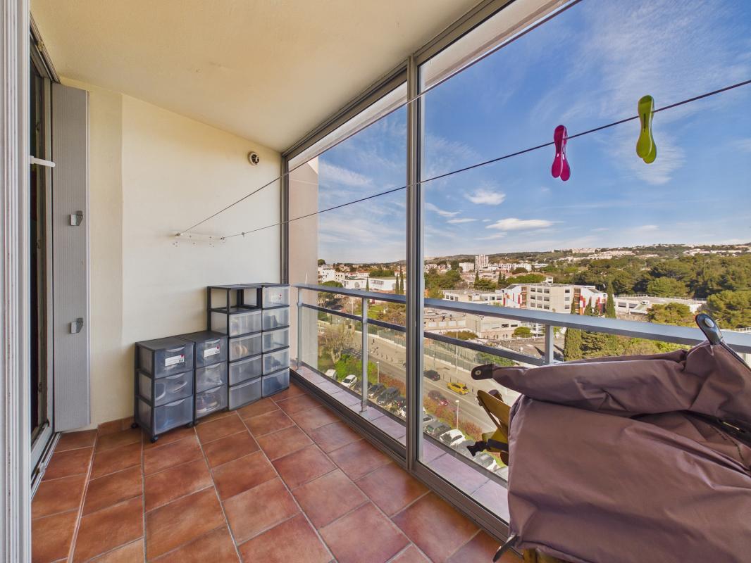 Appartement T3 deux box fermés, deux balcons et vue dégagée