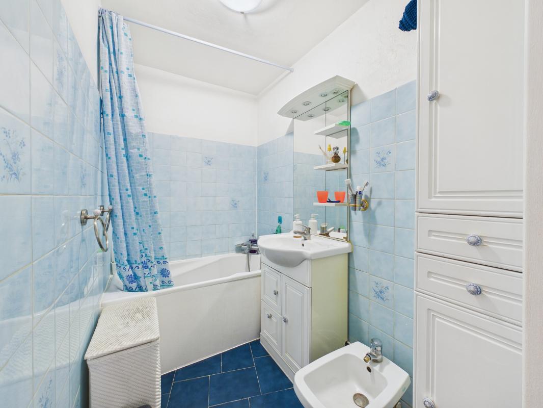 Appartement T3 deux box fermés, deux balcons et vue dégagée