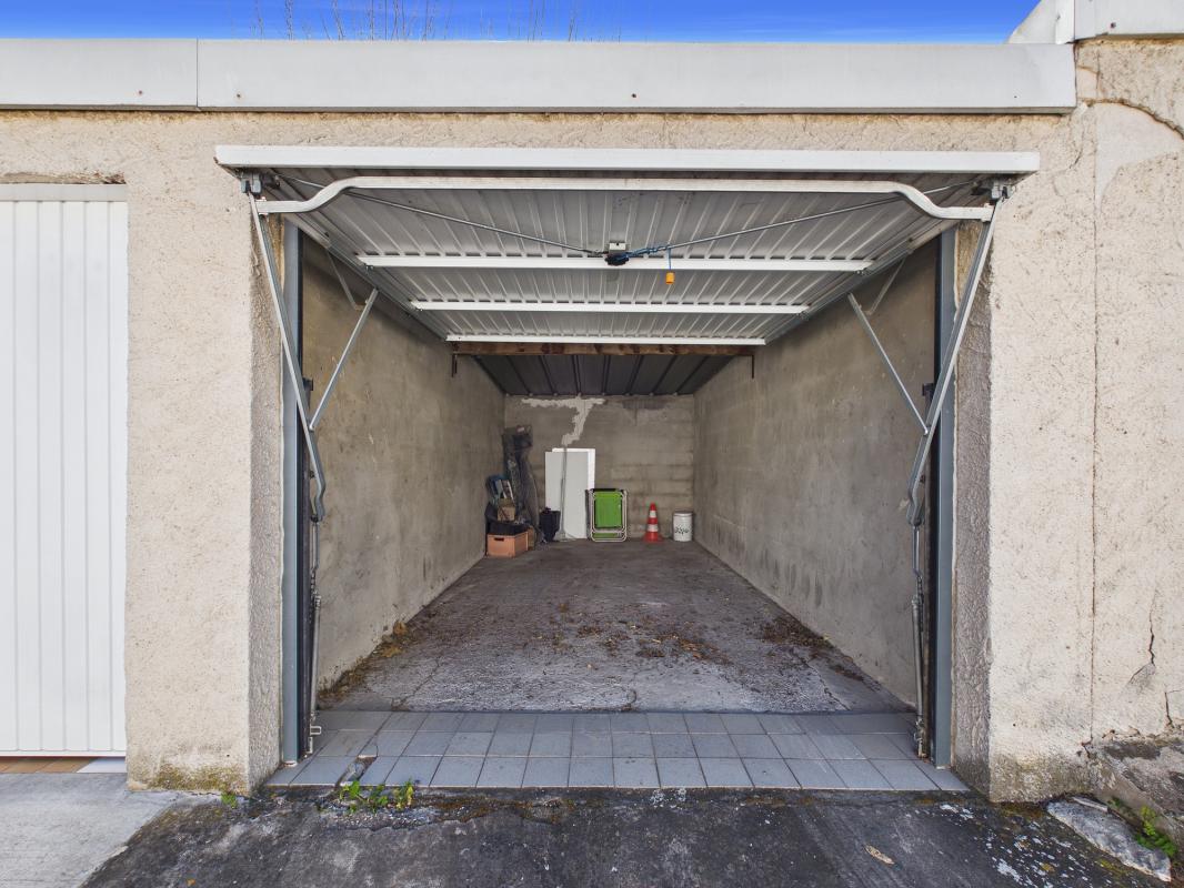 Appartement T3 deux box fermés, deux balcons et vue dégagée