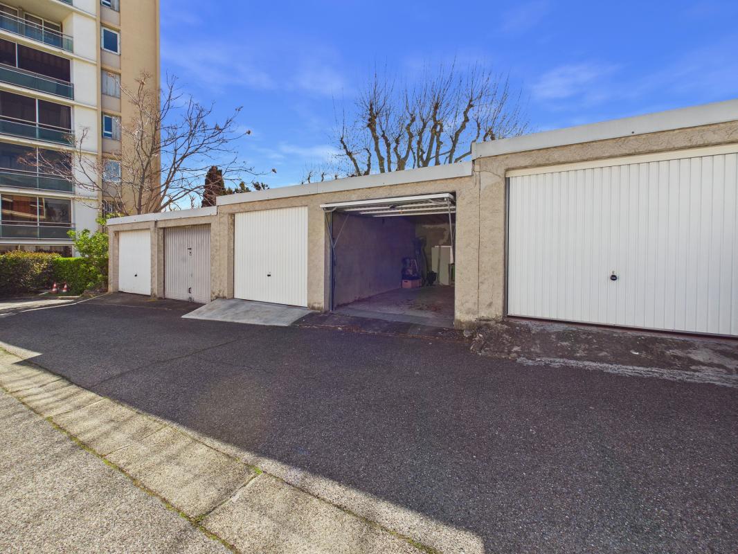 Appartement T3 deux box fermés, deux balcons et vue dégagée