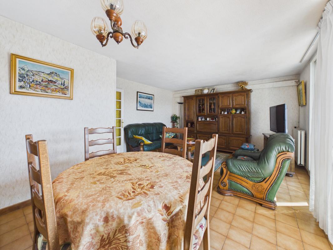 Appartement T3 deux box fermés, deux balcons et vue dégagée