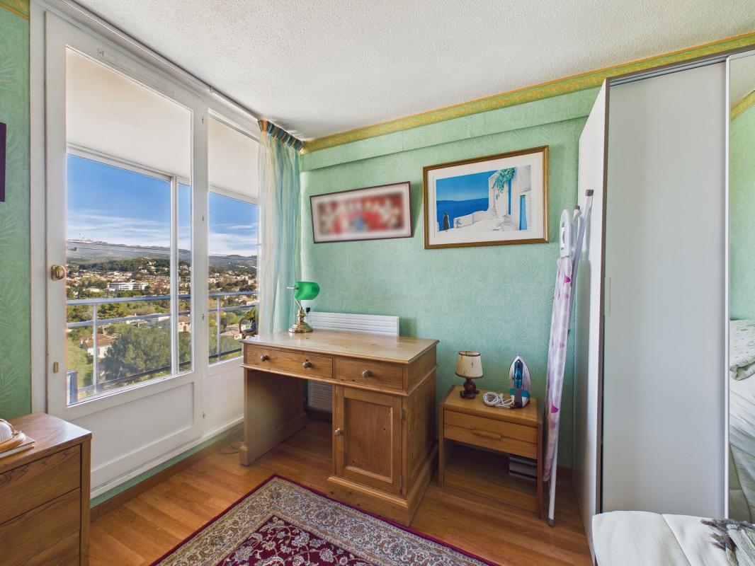 Appartement T3 deux box fermés, deux balcons et vue dégagée
