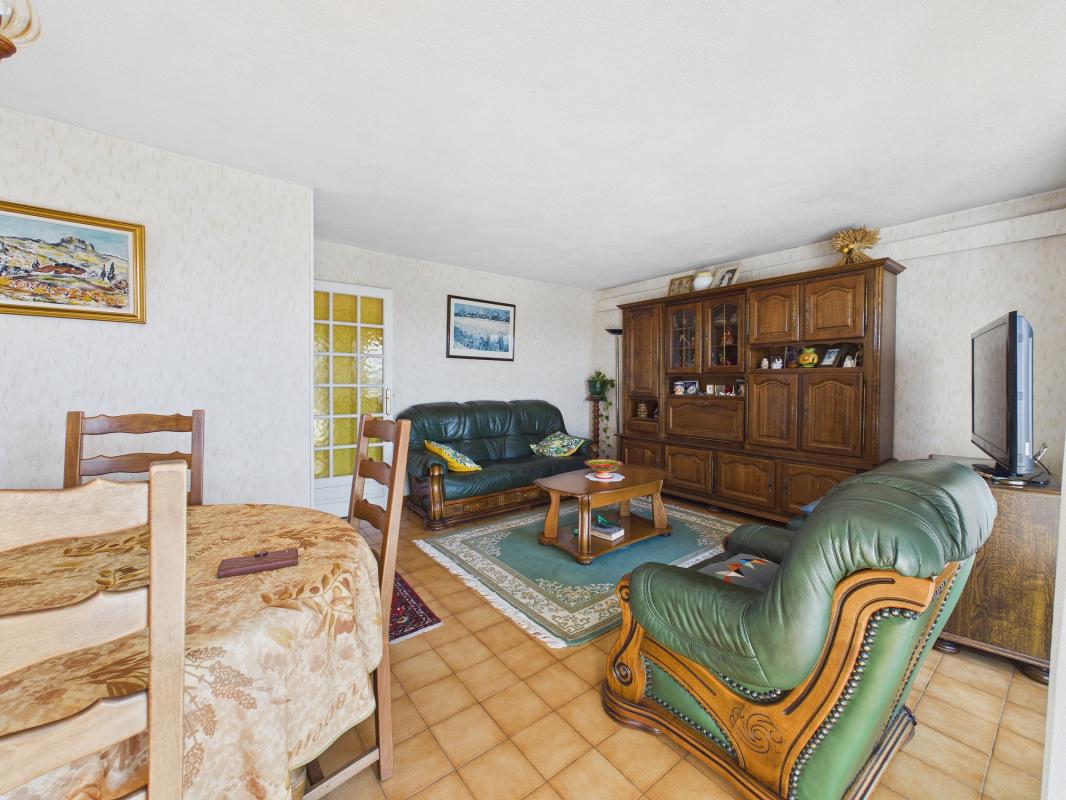 Appartement T3 deux box fermés, deux balcons et vue dégagée