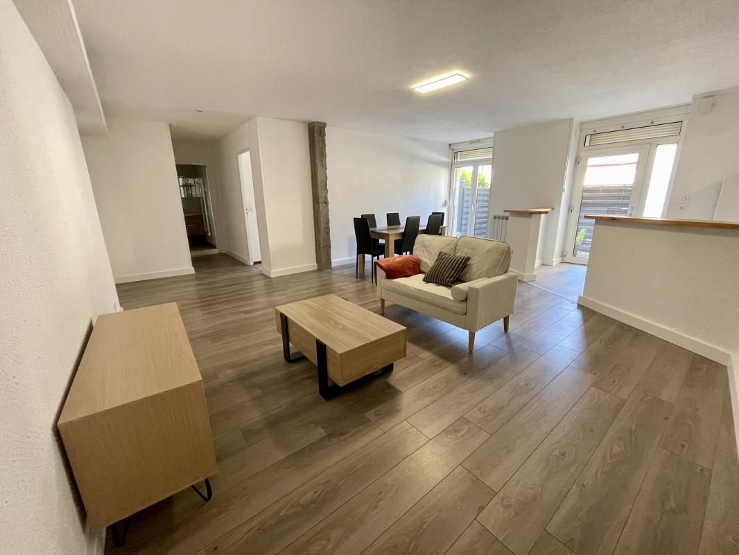 Appartement T3 meublé de 82 m² avec cour privative et parking – Luxeuil-les-Bains