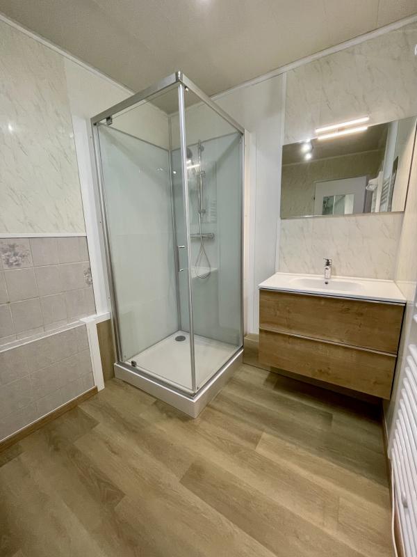 Appartement T3 meublé de 82 m² avec cour privative et parking – Luxeuil-les-Bains