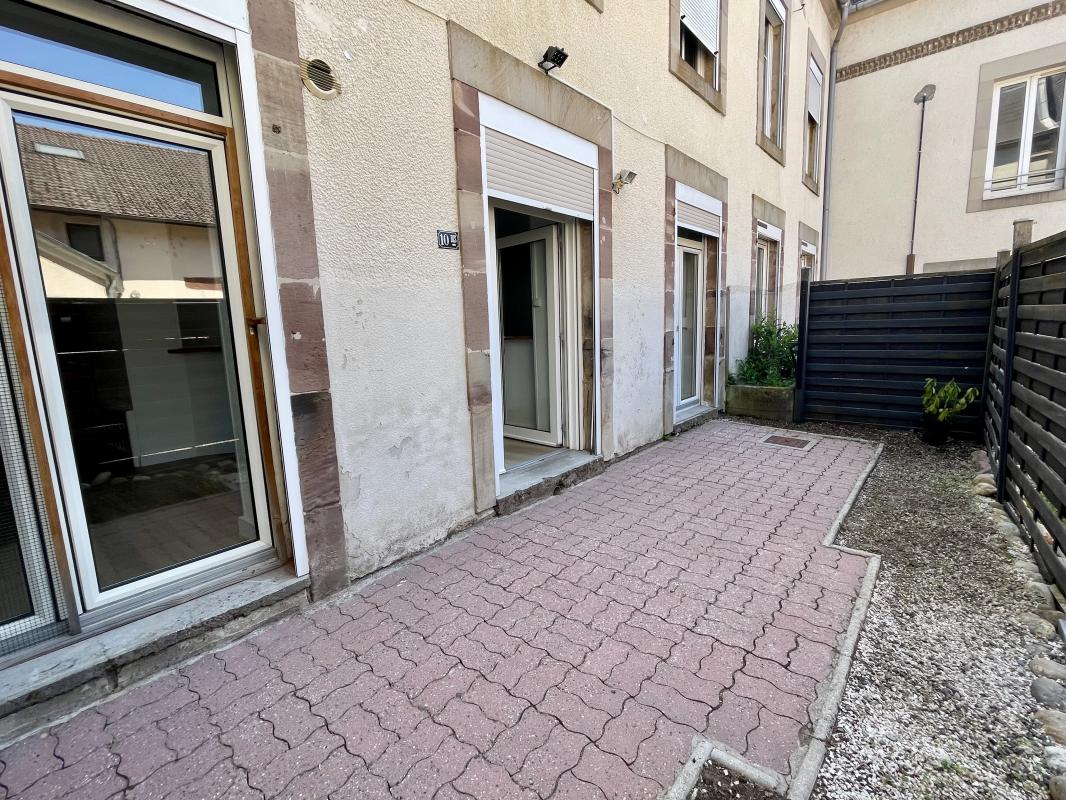 Appartement T3 meublé de 82 m² avec cour privative et parking – Luxeuil-les-Bains