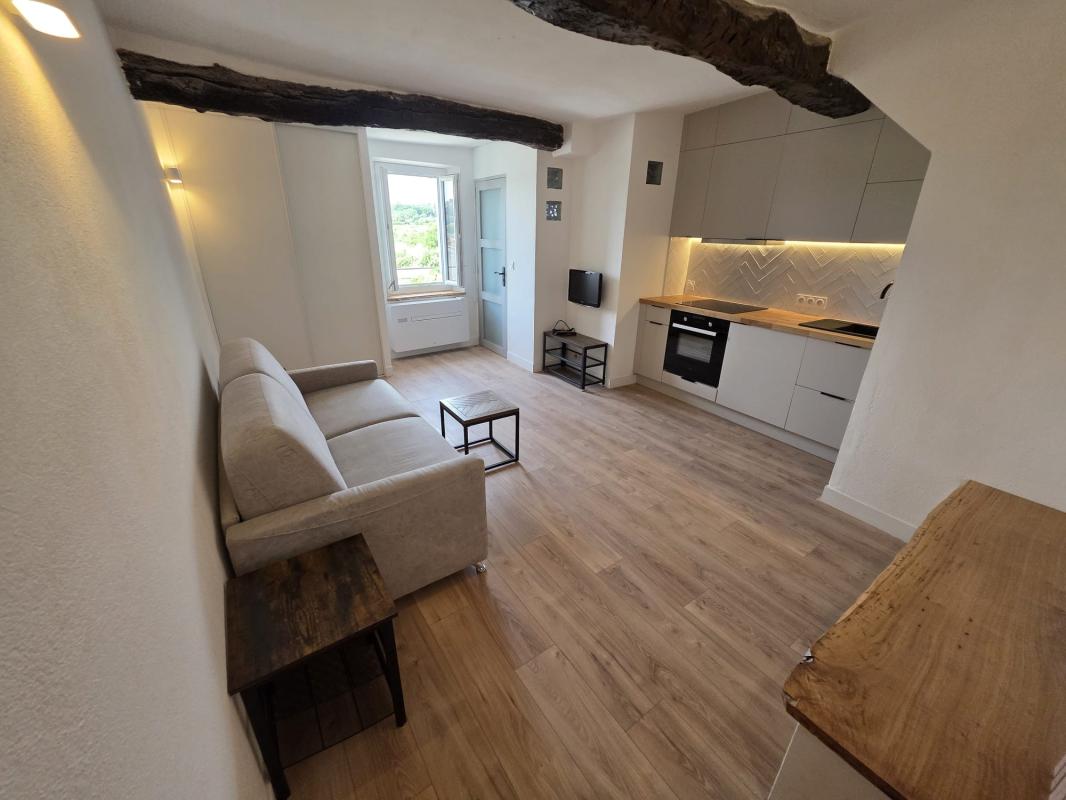 Studio rénové avec cuisine équipée – La Motte
