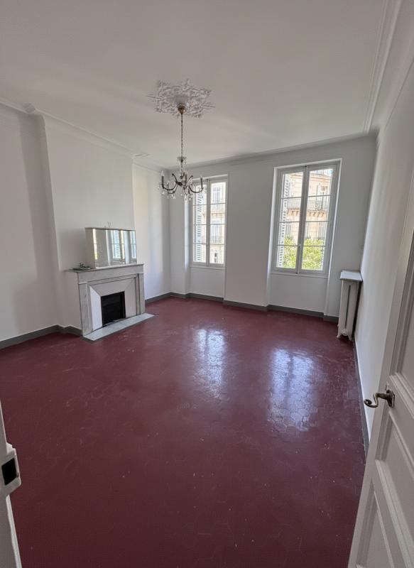APPARTEMENT T4 - HAUSSMANIEN - PALAIS LONGCHAMP - CINQ AVENUES