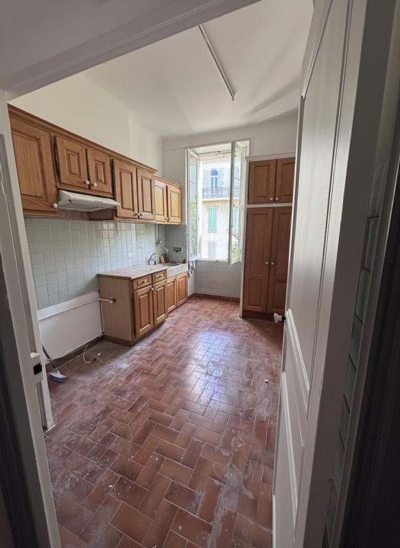 APPARTEMENT T4 - HAUSSMANIEN - PALAIS LONGCHAMP - CINQ AVENUES