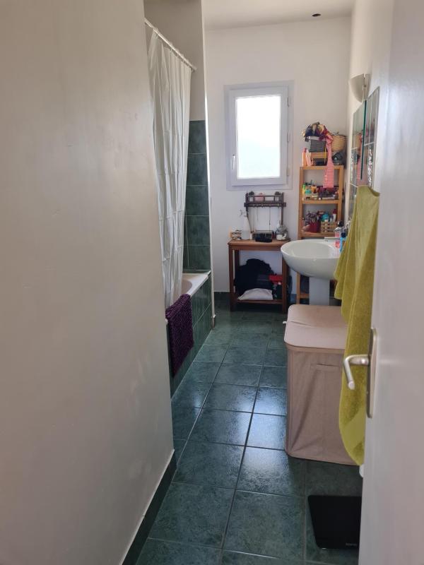 Maison longère de plain-pied 100 m² avec jardin – Plouvien