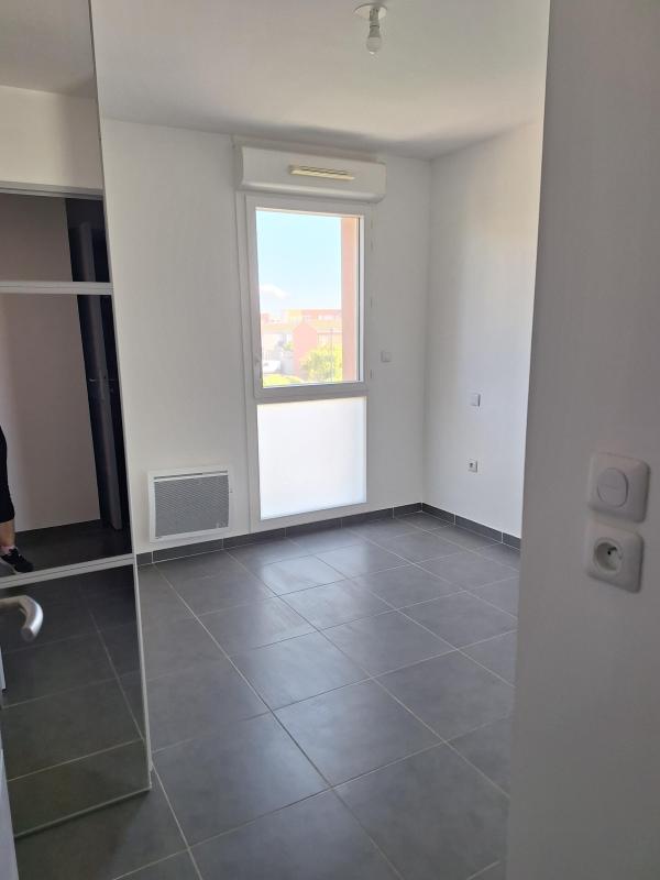 T4 avec grande terrasse, 3 chambres et 2 parkings – Istres