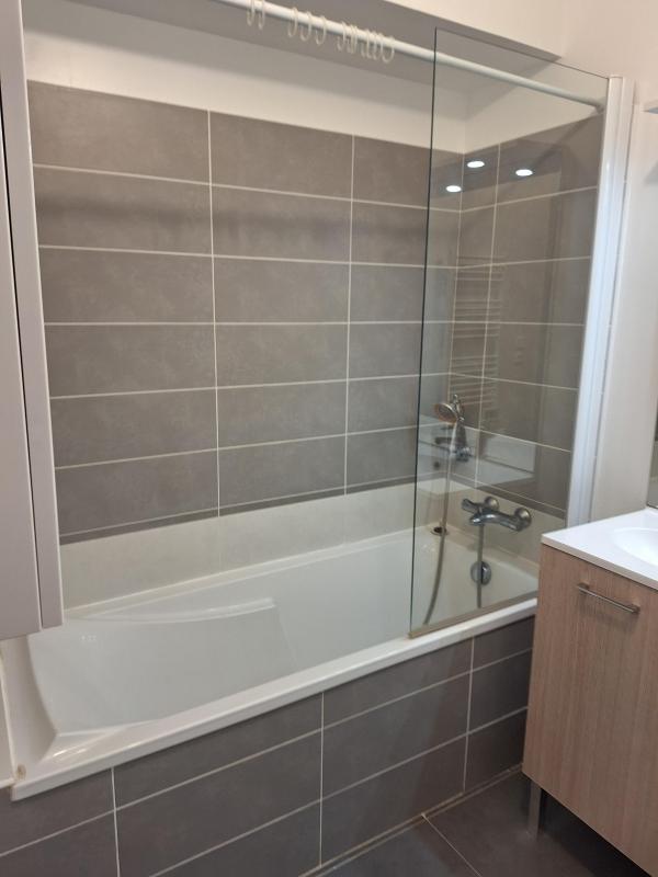 T4 avec grande terrasse, 3 chambres et 2 parkings – Istres