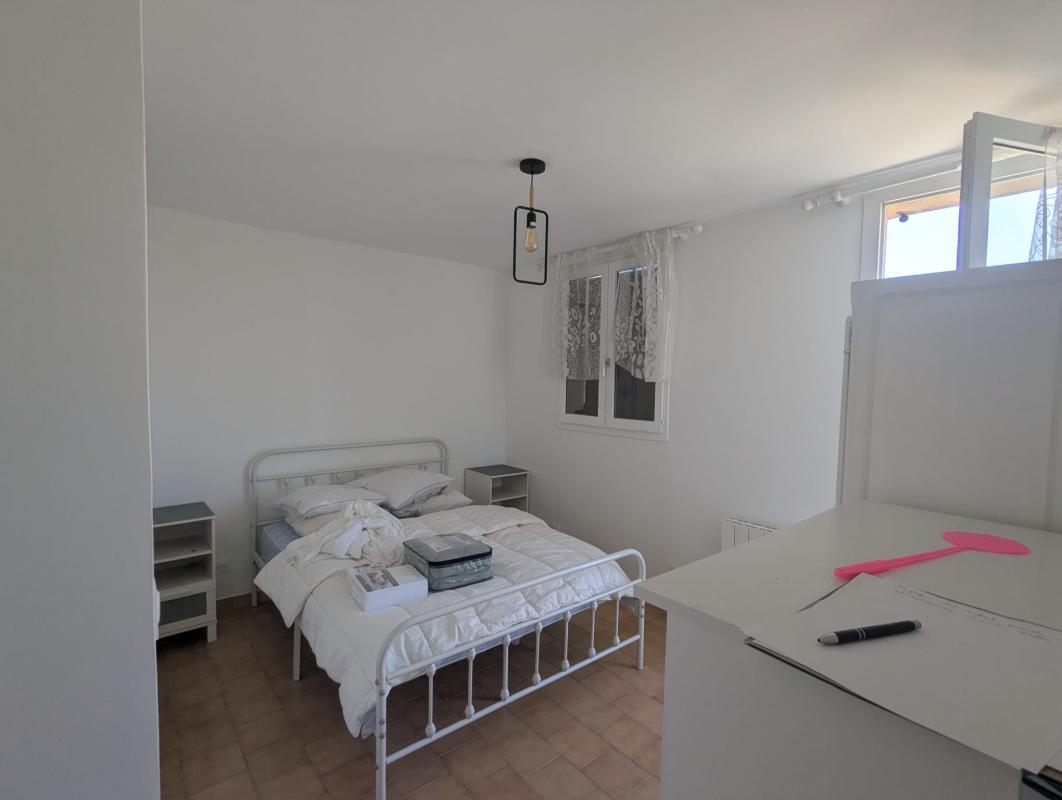 CARQUEIRANNE – MAISON 3 PIÈCES AVEC JARDIN, TERRASSES ET VUE MER - MEUBLE