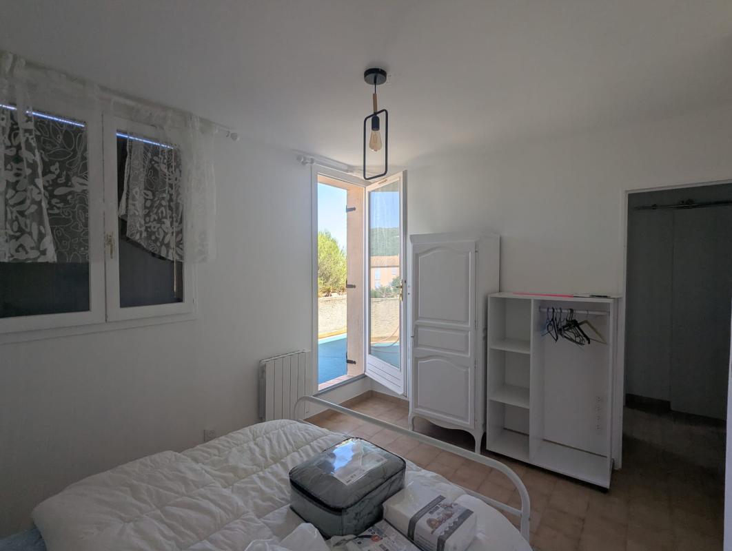CARQUEIRANNE – MAISON 3 PIÈCES AVEC JARDIN, TERRASSES ET VUE MER - MEUBLE