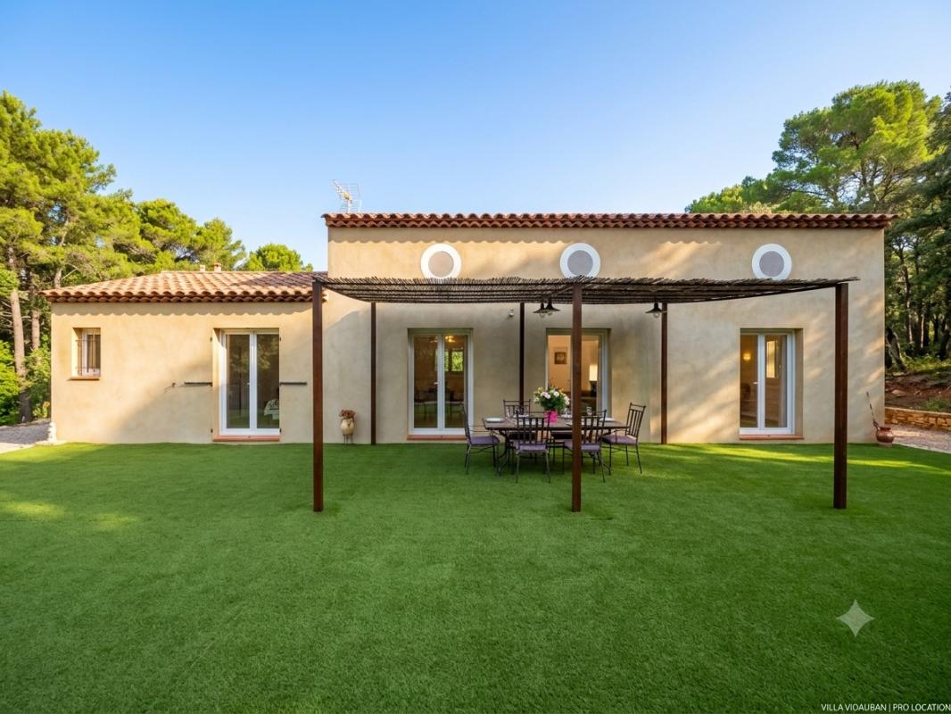 Villa MEUBLÉE - 4 pièces avec jardin de 1 000 m² – La Motte